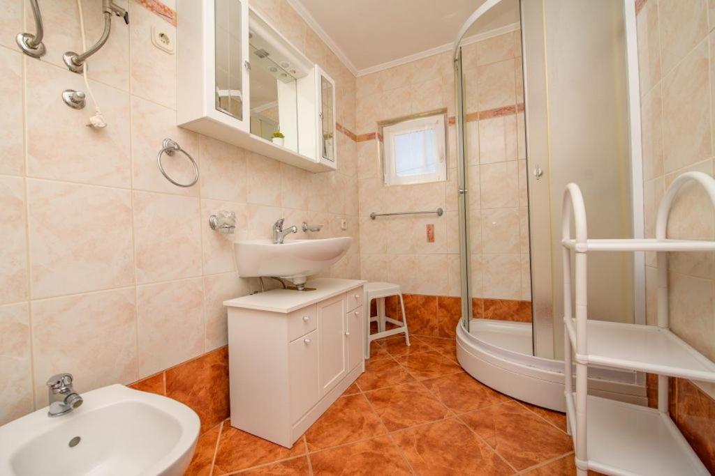 Apartments By The Sea Nerezine, Losinj - 7963 外观 照片