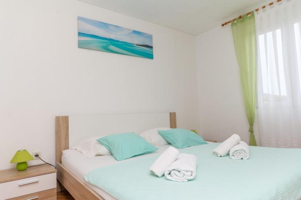 Apartments By The Sea Nerezine, Losinj - 7963 外观 照片