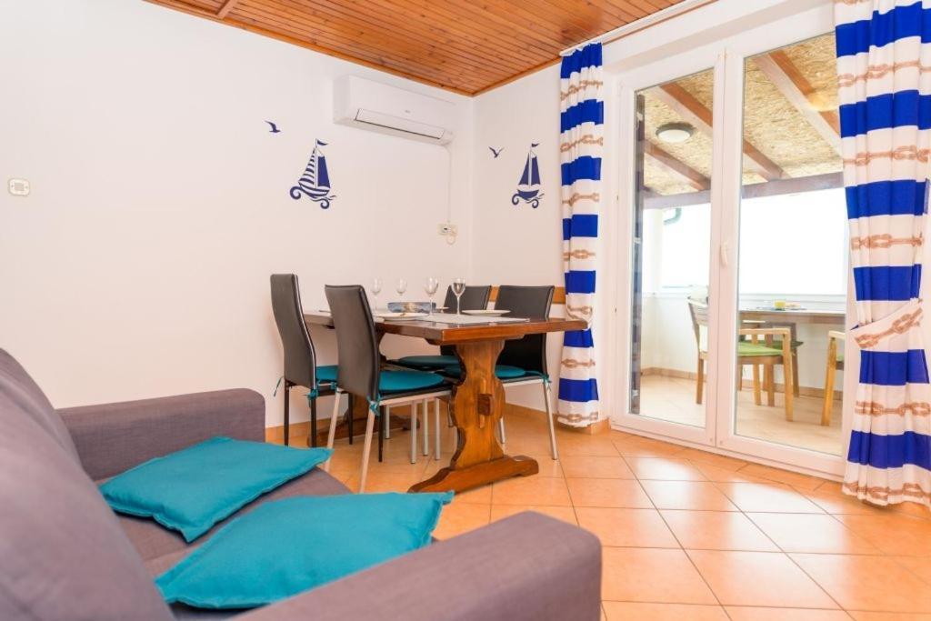 Apartments By The Sea Nerezine, Losinj - 7963 外观 照片